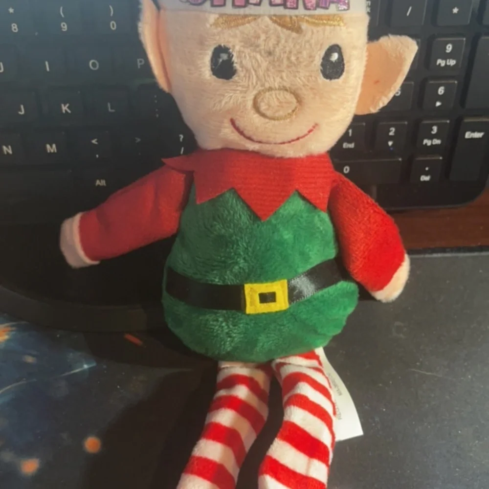 Elf with stitch hat - Picture 3 of 3